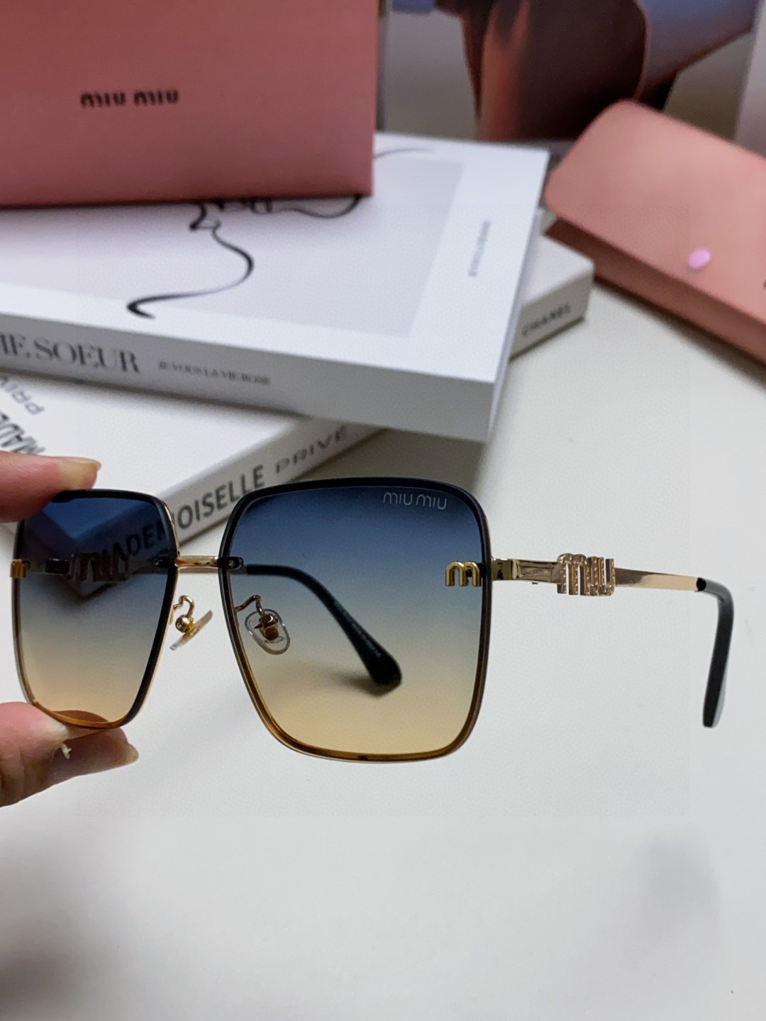  Miumiu缪缪 2025新品网红同款女士太阳眼镜时尚潮流墨镜开车防紫外线墨镜