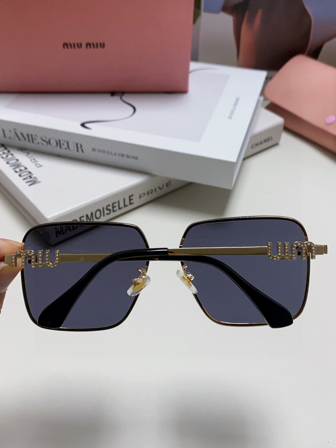  Miumiu缪缪 2025新品网红同款女士太阳眼镜时尚潮流墨镜开车防紫外线墨镜