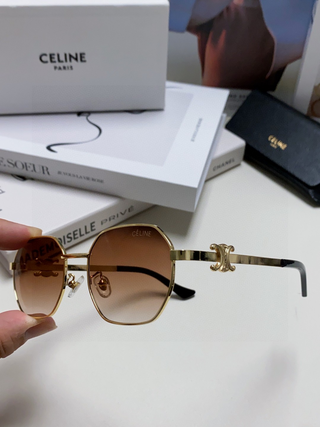  Celine赛林 2025新款凯旋门偏光眼镜椭形个性金属框墨镜男女网红时尚复古太阳镜
