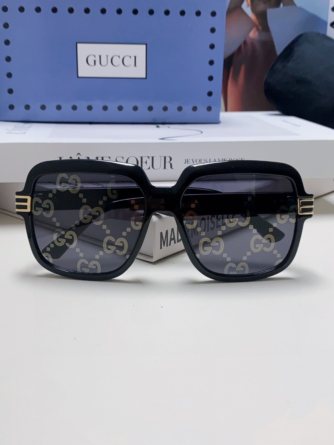  Gucci  古奇 2025新款 经典的圆框设计，情侣款不挑脸型，无论搭配大衣还是连衣裙都非常显气质偏