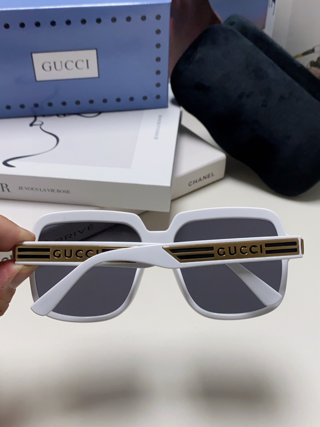  Gucci  古奇 2025新款 经典的圆框设计，情侣款不挑脸型，无论搭配大衣还是连衣裙都非常显气质偏