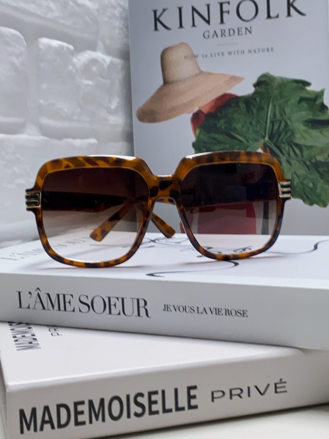  Gucci  古奇 2025新款 经典的圆框设计，情侣款不挑脸型，无论搭配大衣还是连衣裙都非常显气质偏