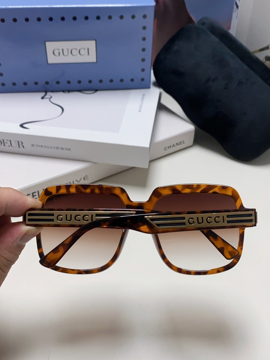  Gucci  古奇 2025新款 经典的圆框设计，情侣款不挑脸型，无论搭配大衣还是连衣裙都非常显气质偏