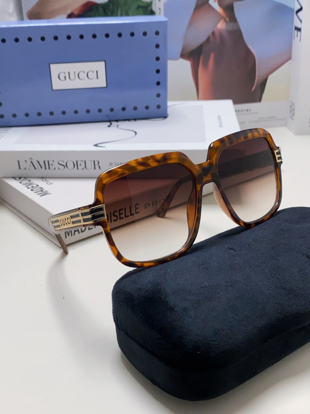  Gucci  古奇 2025新款 经典的圆框设计，情侣款不挑脸型，无论搭配大衣还是连衣裙都非常显气质偏