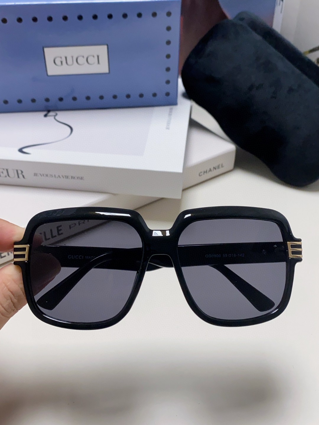  Gucci  古奇 2025新款 经典的圆框设计，情侣款不挑脸型，无论搭配大衣还是连衣裙都非常显气质偏