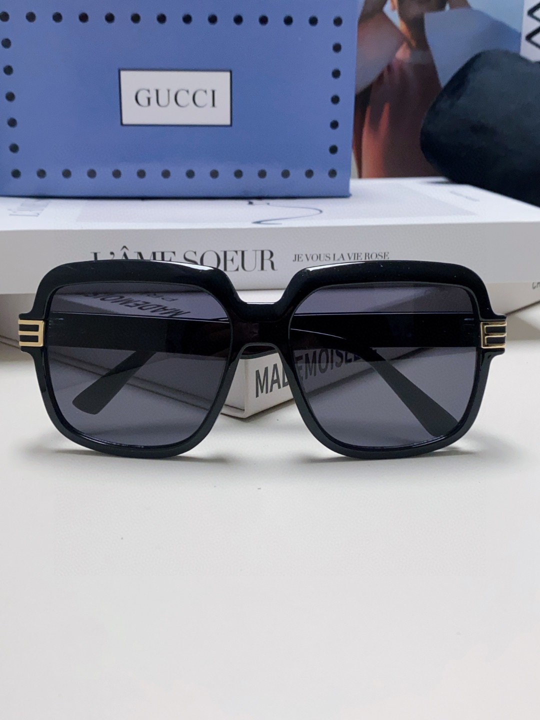  Gucci  古奇 2025新款 经典的圆框设计，情侣款不挑脸型，无论搭配大衣还是连衣裙都非常显气质偏