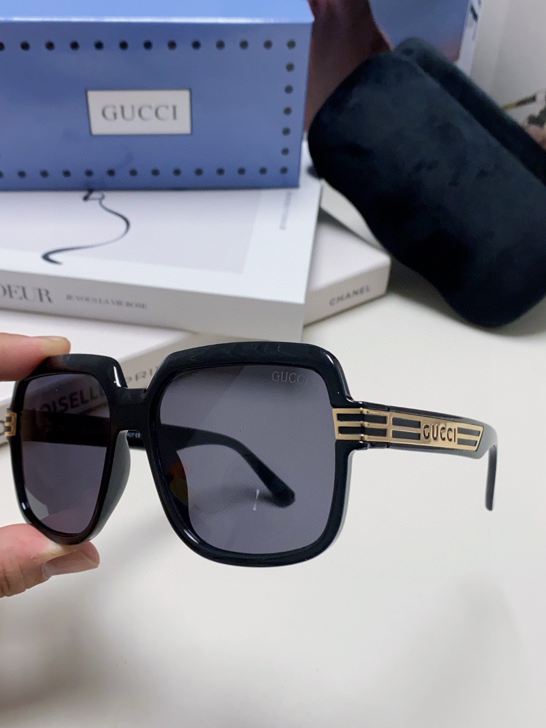  Gucci  古奇 2025新款 经典的圆框设计，情侣款不挑脸型，无论搭配大衣还是连衣裙都非常显气质偏