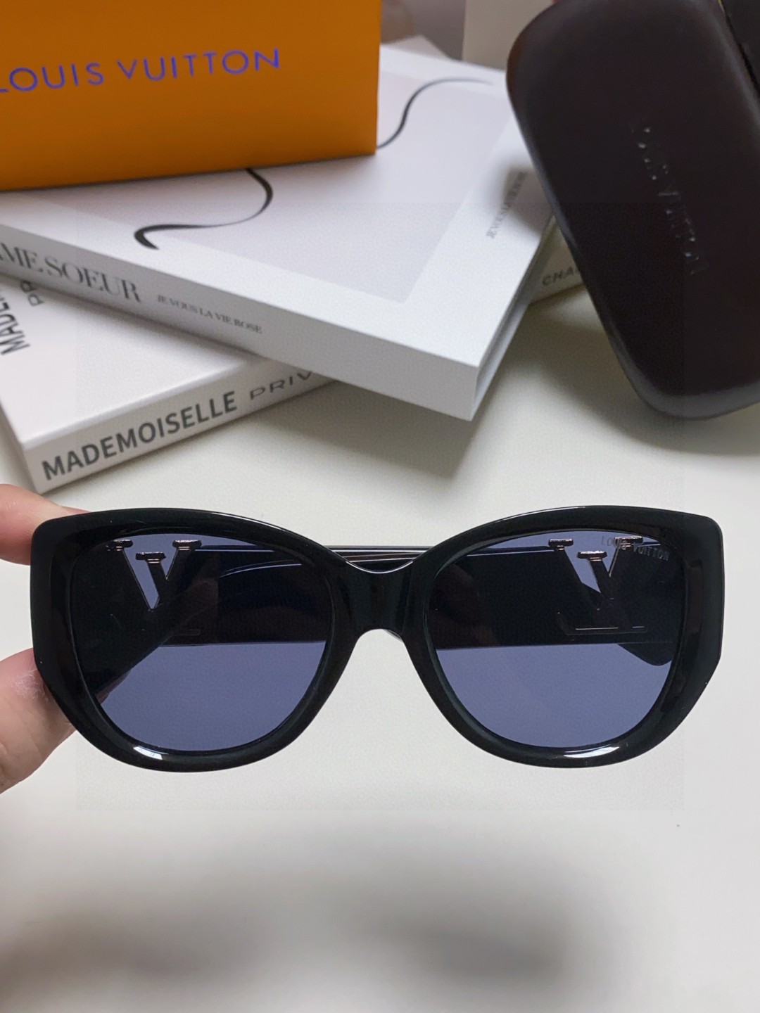  LV路易威登 复古猫眼蝶形太阳眼镜女大框辣妹圆脸显脸小高级感防紫外线墨镜潮 女士眼镜