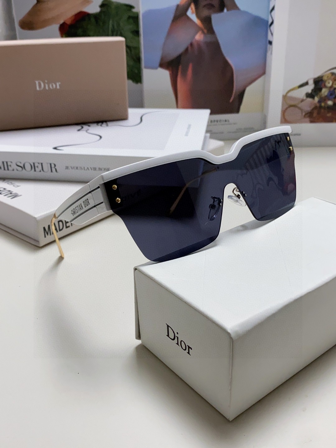  迪奥 DiorClub 连体风镜，高版 采用 Dior Oblique 图案装饰，打造时尚现代的 Di