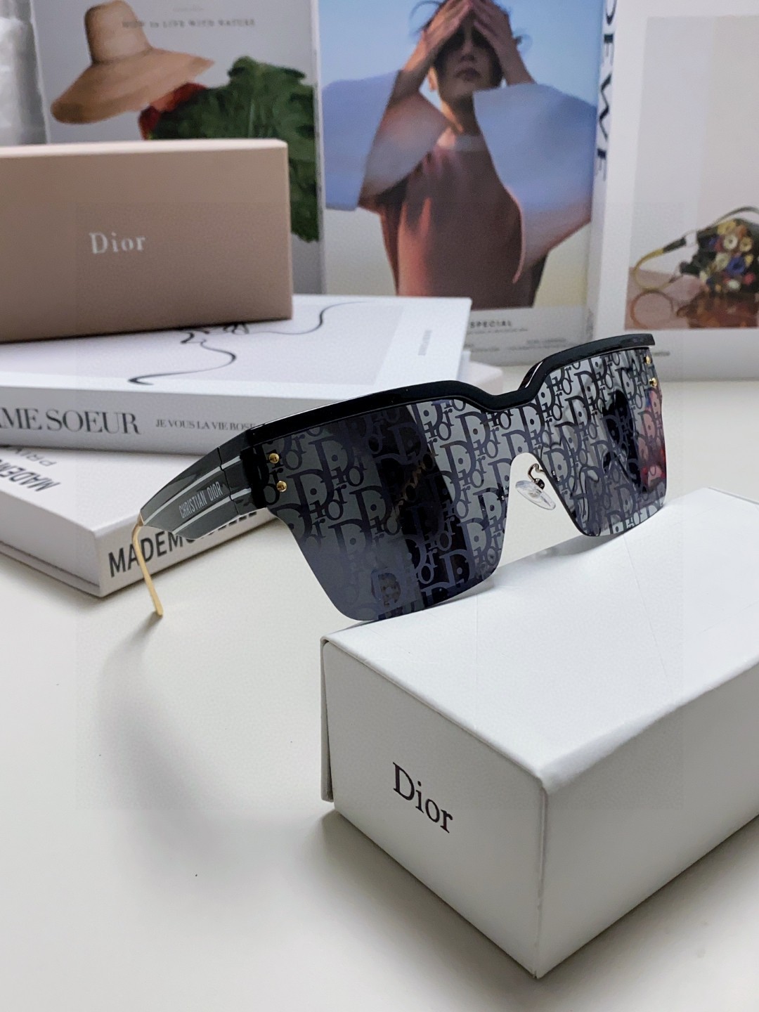  迪奥 DiorClub 连体风镜，高版 采用 Dior Oblique 图案装饰，打造时尚现代的 Di