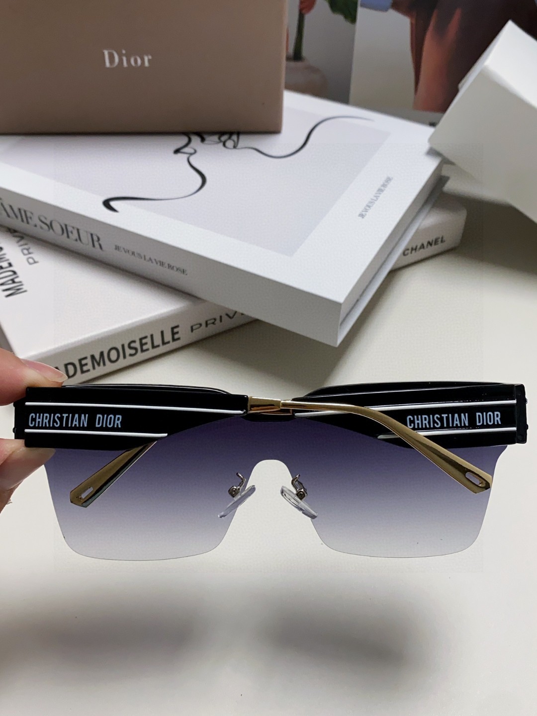  迪奥 DiorClub 连体风镜，高版 采用 Dior Oblique 图案装饰，打造时尚现代的 Di