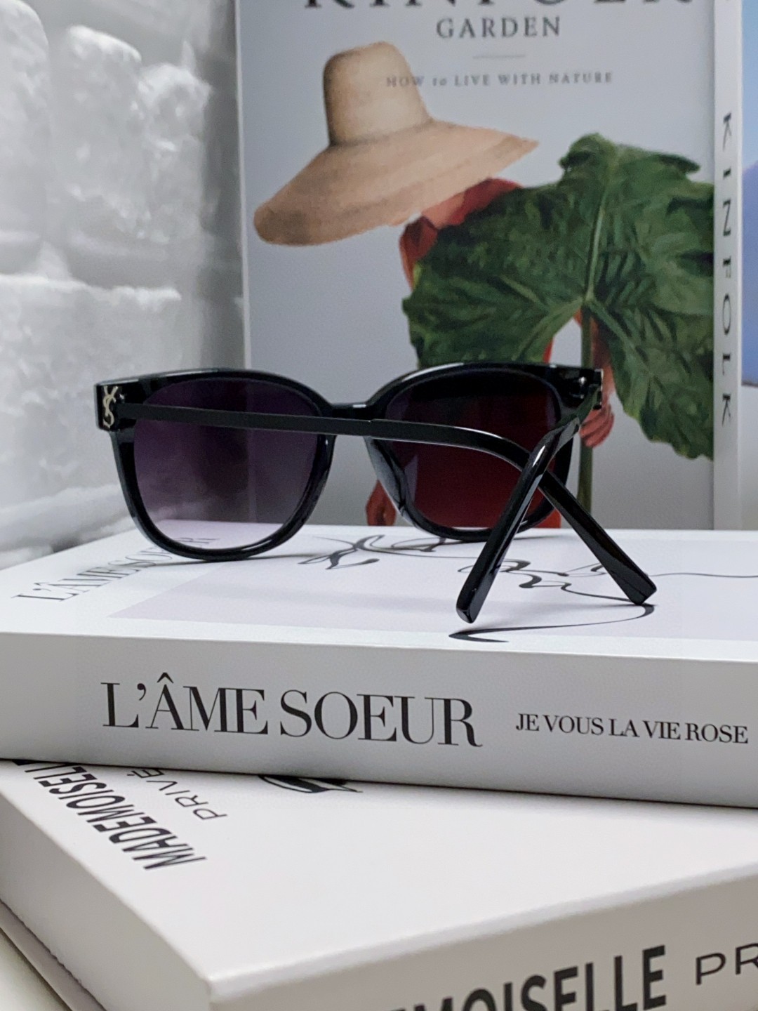  SAINT LAURENT
 眼镜的颜值天花板 🎗圣罗兰新款胶囊系列✔️如果想要极简纯欲风
不要错过这