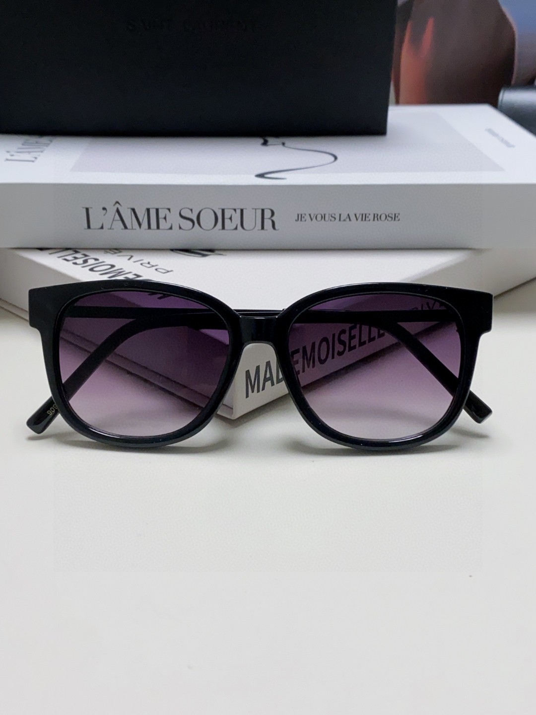  SAINT LAURENT
 眼镜的颜值天花板 🎗圣罗兰新款胶囊系列✔️如果想要极简纯欲风
不要错过这