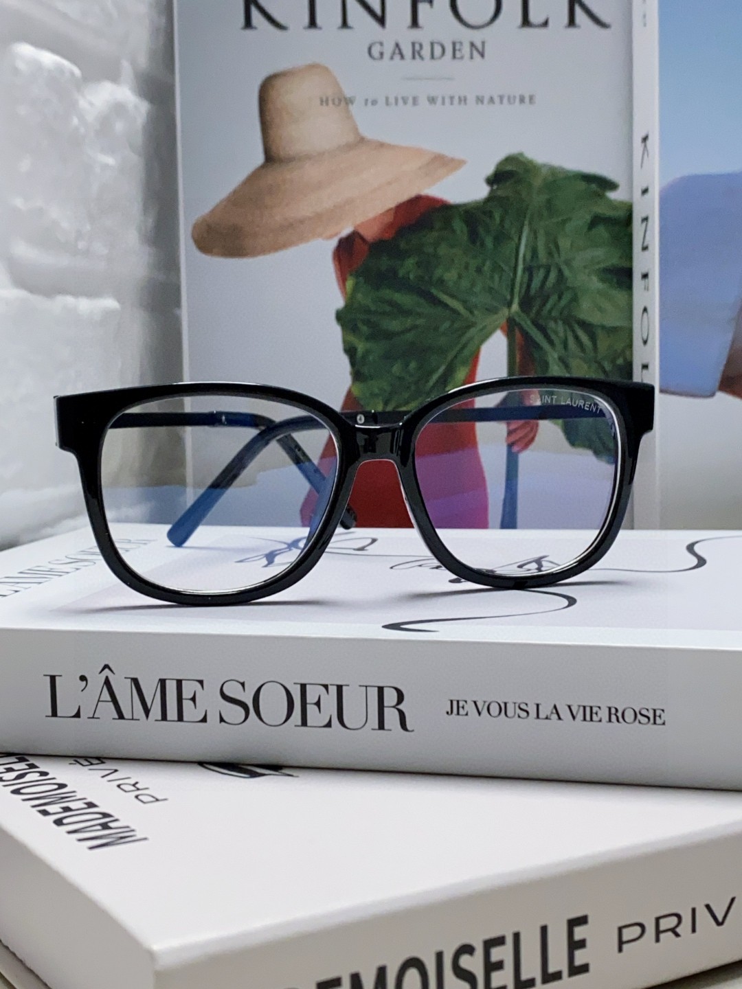 SAINT LAURENT
 眼镜的颜值天花板 🎗圣罗兰新款胶囊系列✔️如果想要极简纯欲风
不要错过这