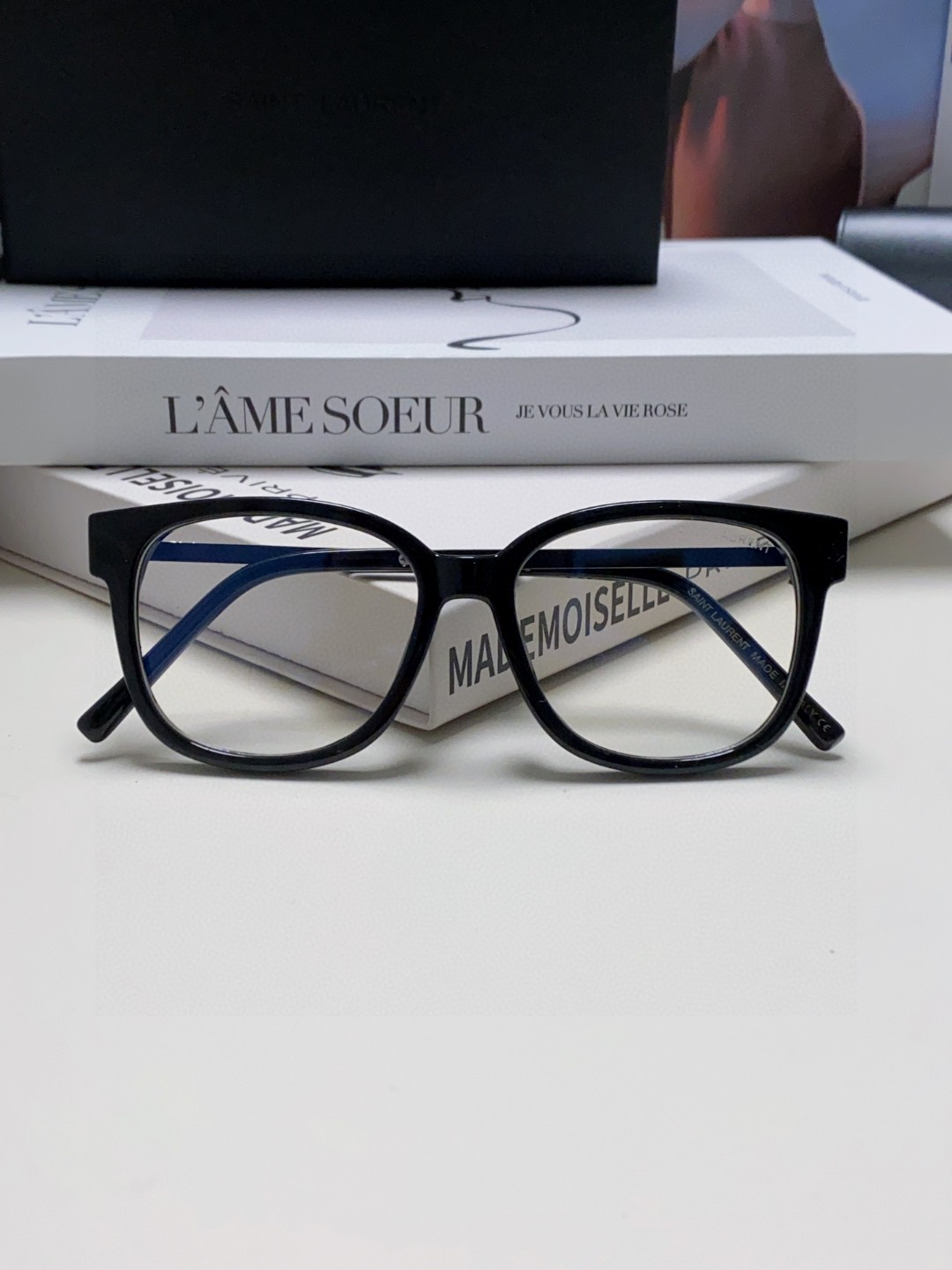  SAINT LAURENT
 眼镜的颜值天花板 🎗圣罗兰新款胶囊系列✔️如果想要极简纯欲风
不要错过这