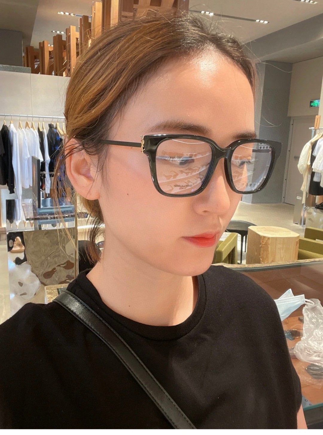  SAINT LAURENT
 眼镜的颜值天花板 🎗圣罗兰新款胶囊系列✔️如果想要极简纯欲风
不要错过这