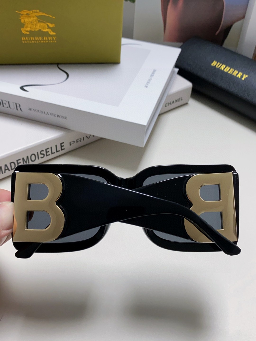  宇宙网红款 Burberry巴宝莉 BE4312单品搭配利器‼大B字母现世 随便搭配都时髦❤日常搭配轻