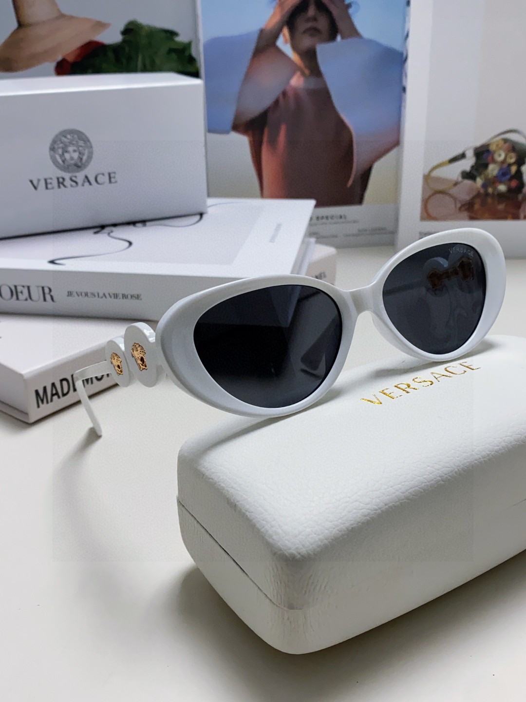  Versace范思哲 网红风椭圆小框猫眼太阳眼镜VE4433个性男女通用款墨镜夏季金旅行 