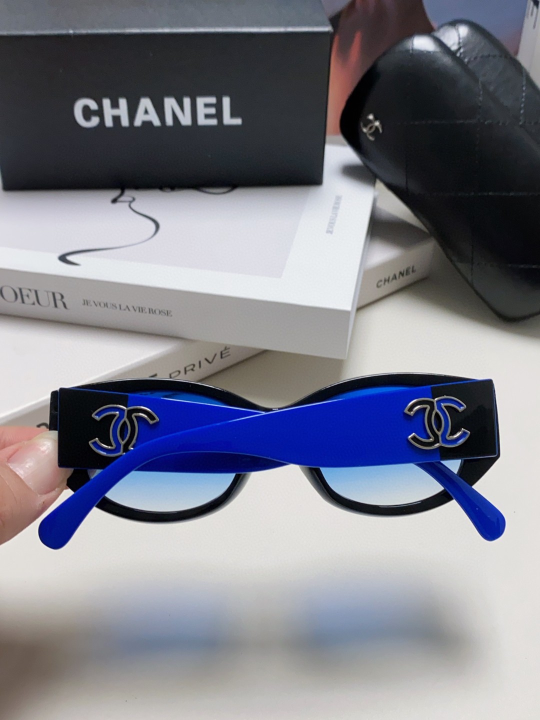  CHANEL香奈儿 2025新款熊猫拼色镜腿椭圆时尚太阳眼镜墨镜CH5524