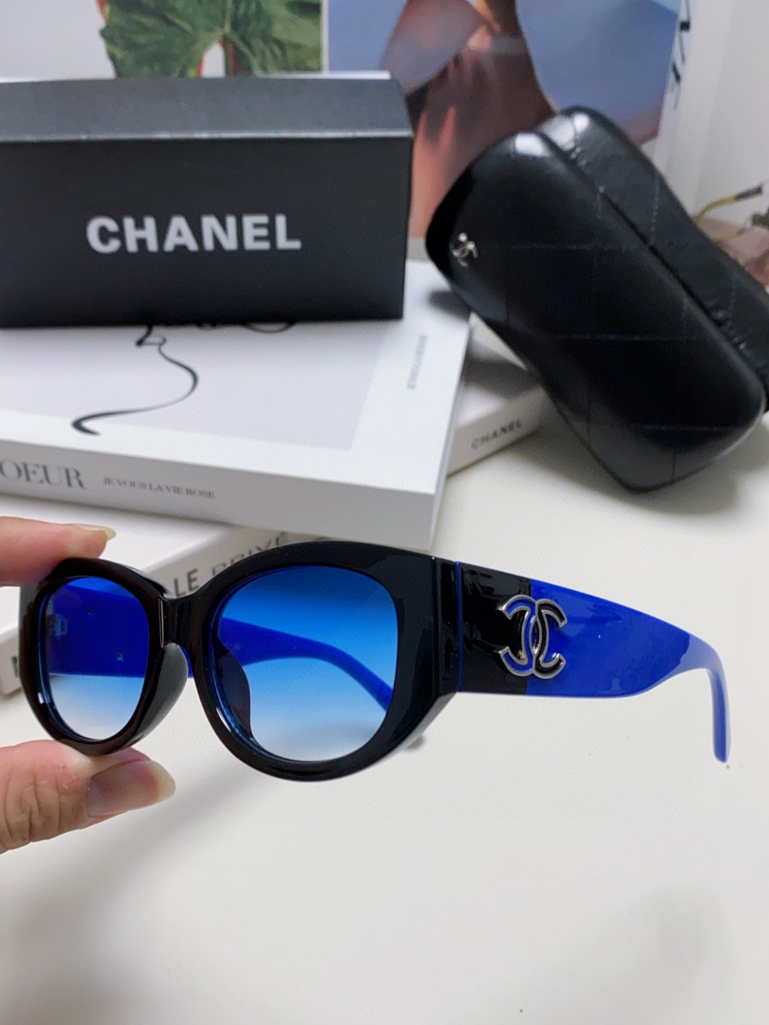  CHANEL香奈儿 2025新款熊猫拼色镜腿椭圆时尚太阳眼镜墨镜CH5524