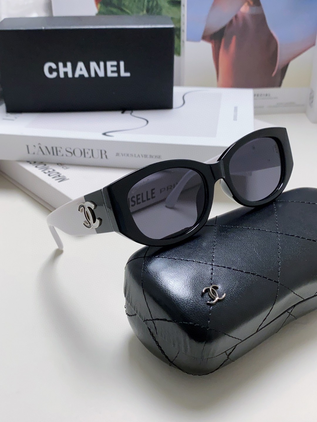  CHANEL香奈儿 2025新款熊猫拼色镜腿椭圆时尚太阳眼镜墨镜CH5524