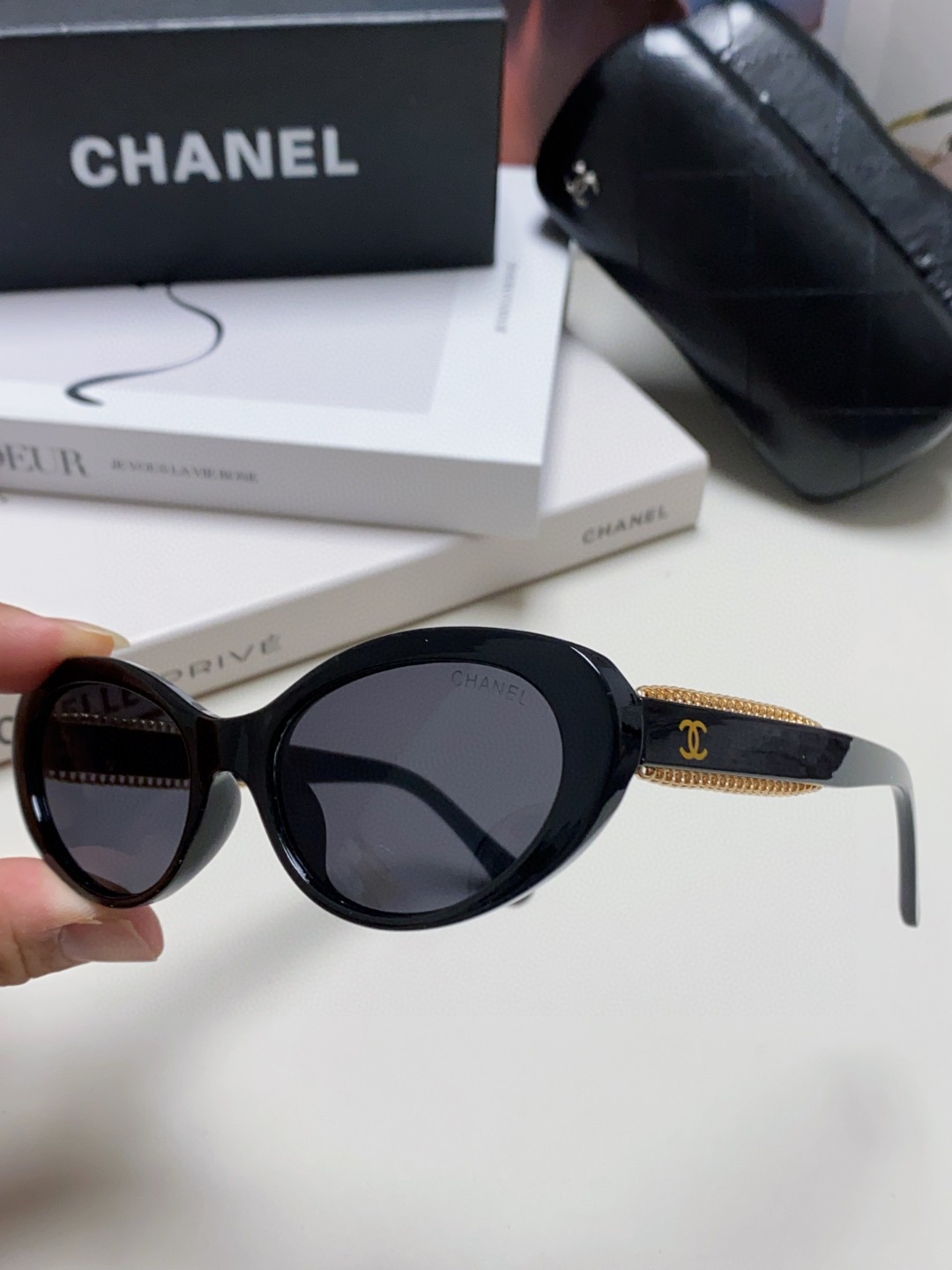   Chanel香奈儿 2025秀款 精致手工链条⛓️搭配双c 标志
高定限量
