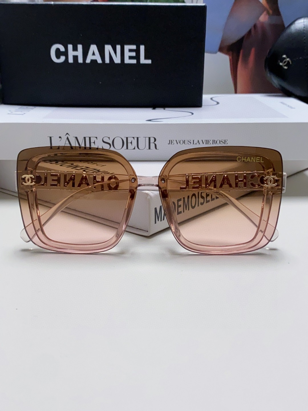  Chanel香奈儿网红爆款太阳镜🕶️，遮阳修饰脸型神器