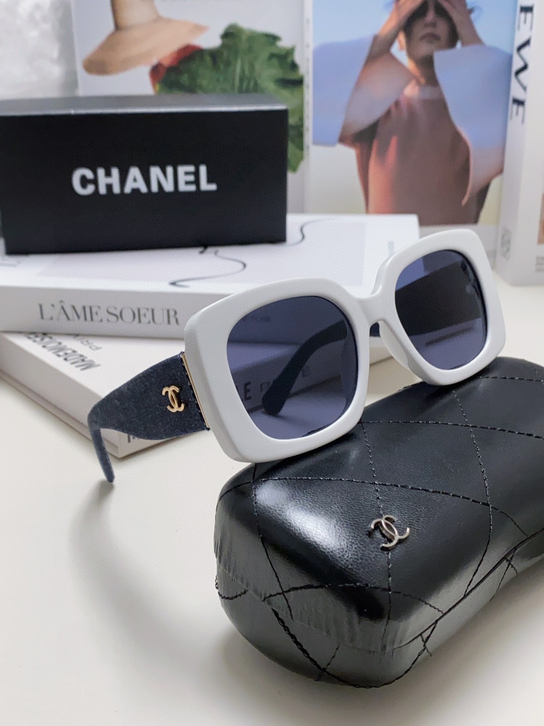  Chanel香奈儿 20245新款方框大脸显瘦太阳眼镜时尚高级感百搭撞色防晒开车墨镜 牛仔布料搭配