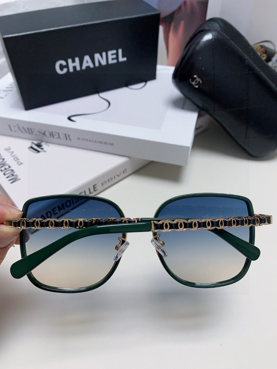  Chanel 香奈儿 2025新品网红同款女士太阳眼镜时尚潮流墨镜开车防紫外线墨镜 新款链条双c 