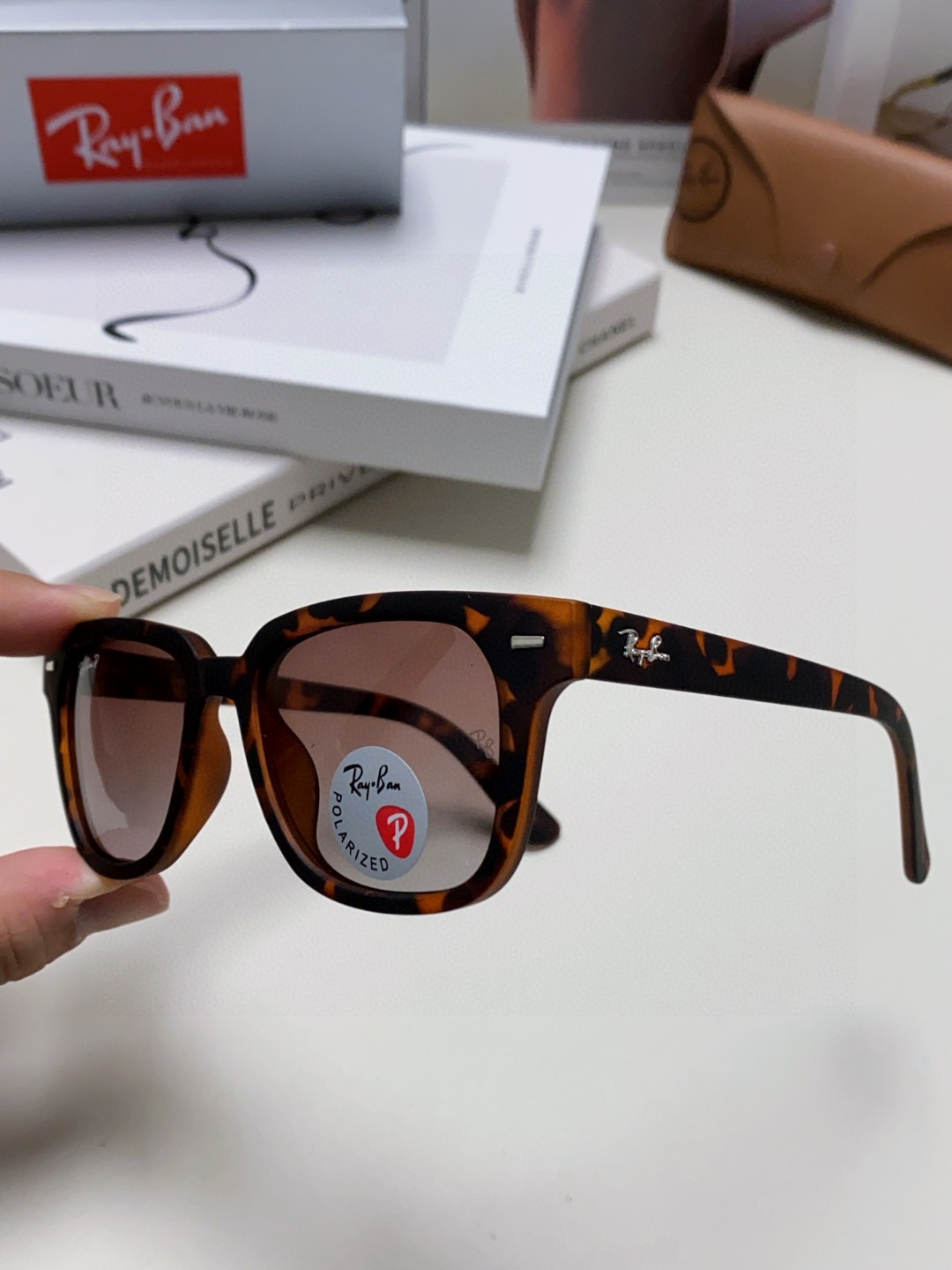  雷朋/RAY BAN太阳镜 2025新款潮流开车出游方形遮阳墨镜 时尚偏光镜片 男女通用 RB5377