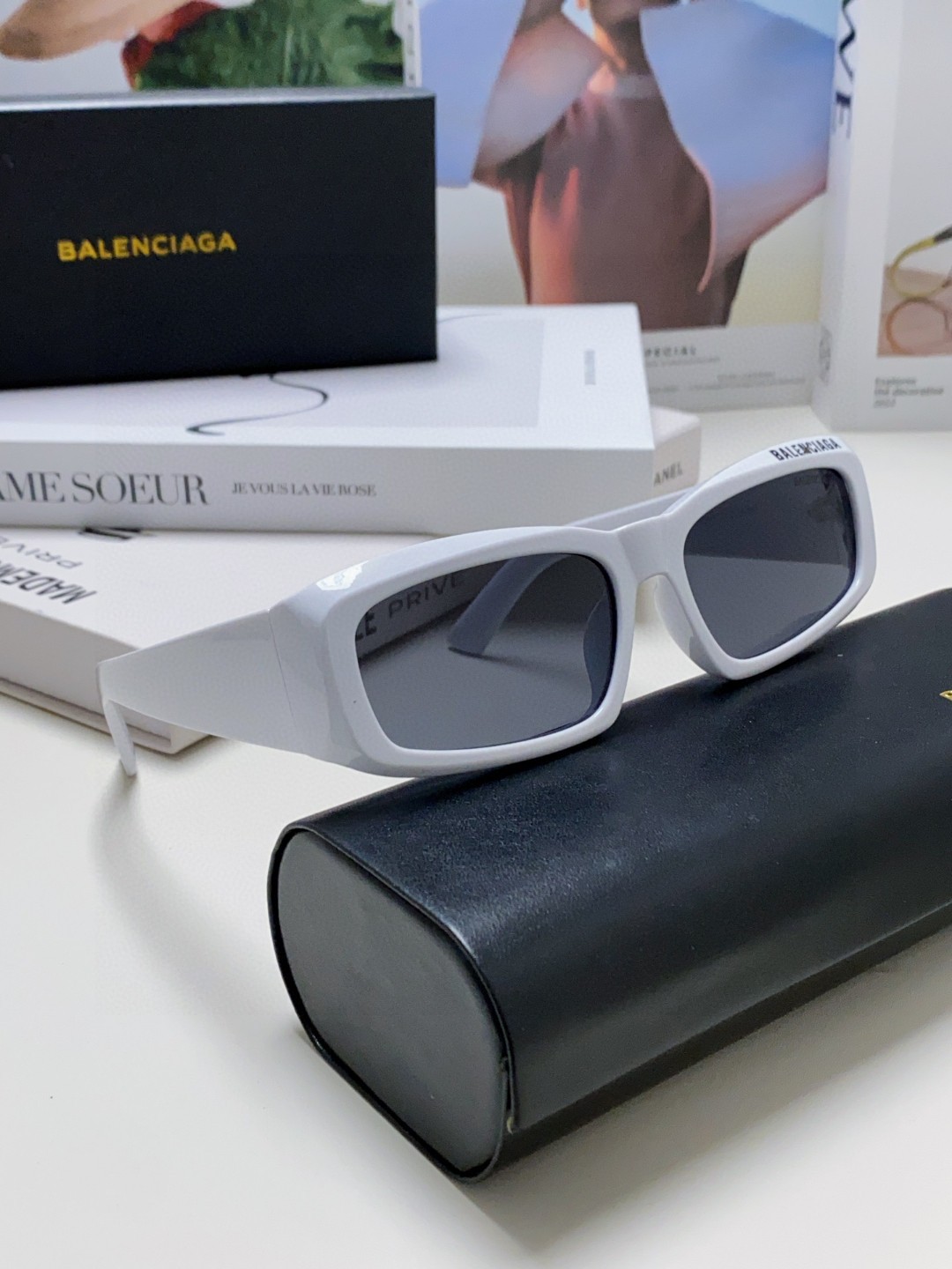  BALENCIAGA 巴黎世家 新款太阳 春夏最新太阳镜  百搭时尚 品质高超 方形
