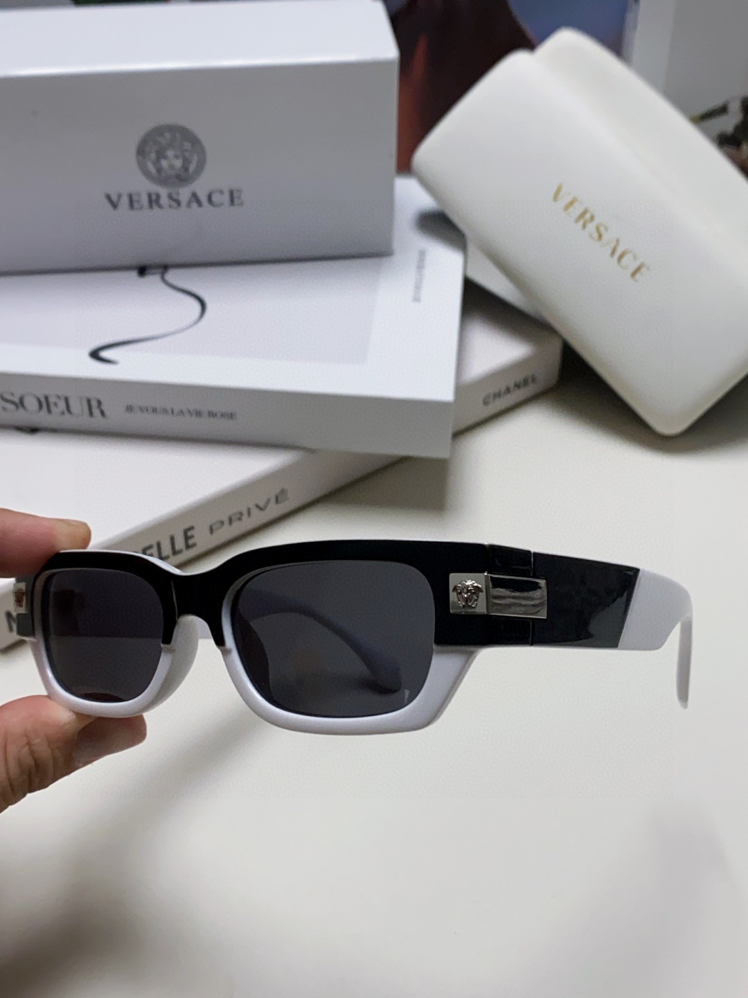  VERSACE/范思哲 2025新款 Classic ToP太阳镜 长方形色彩搭配街潮眼镜 男女通用 