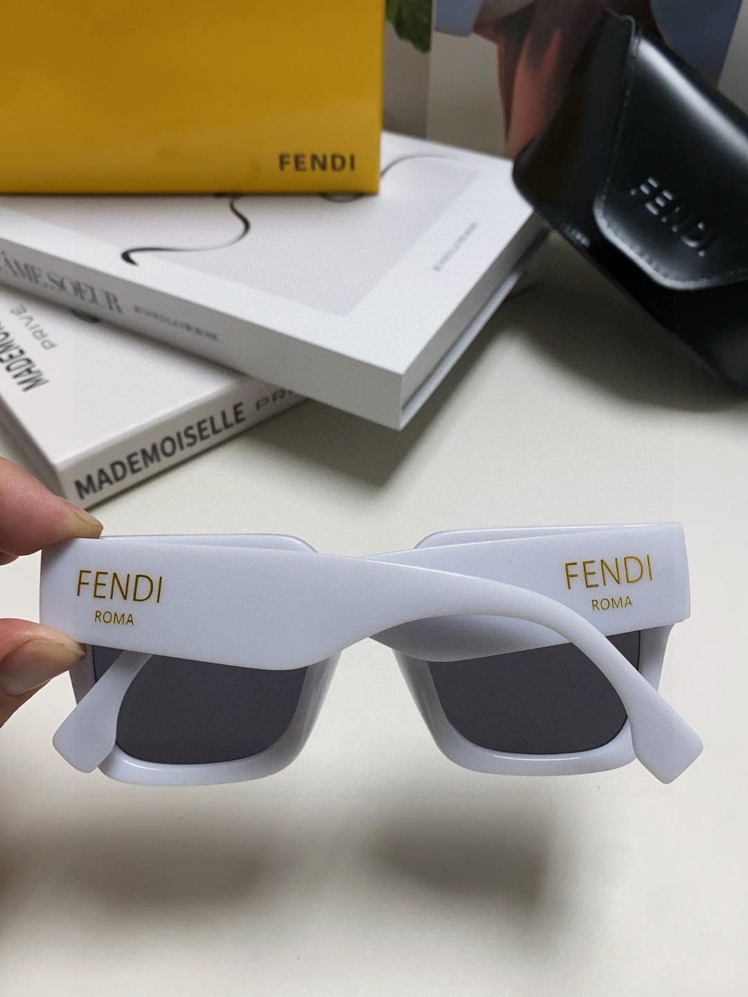  Fendi芬迪 2025最新款 墨镜太阳眼镜字母圆脸方型防紫外线方框男女通用  