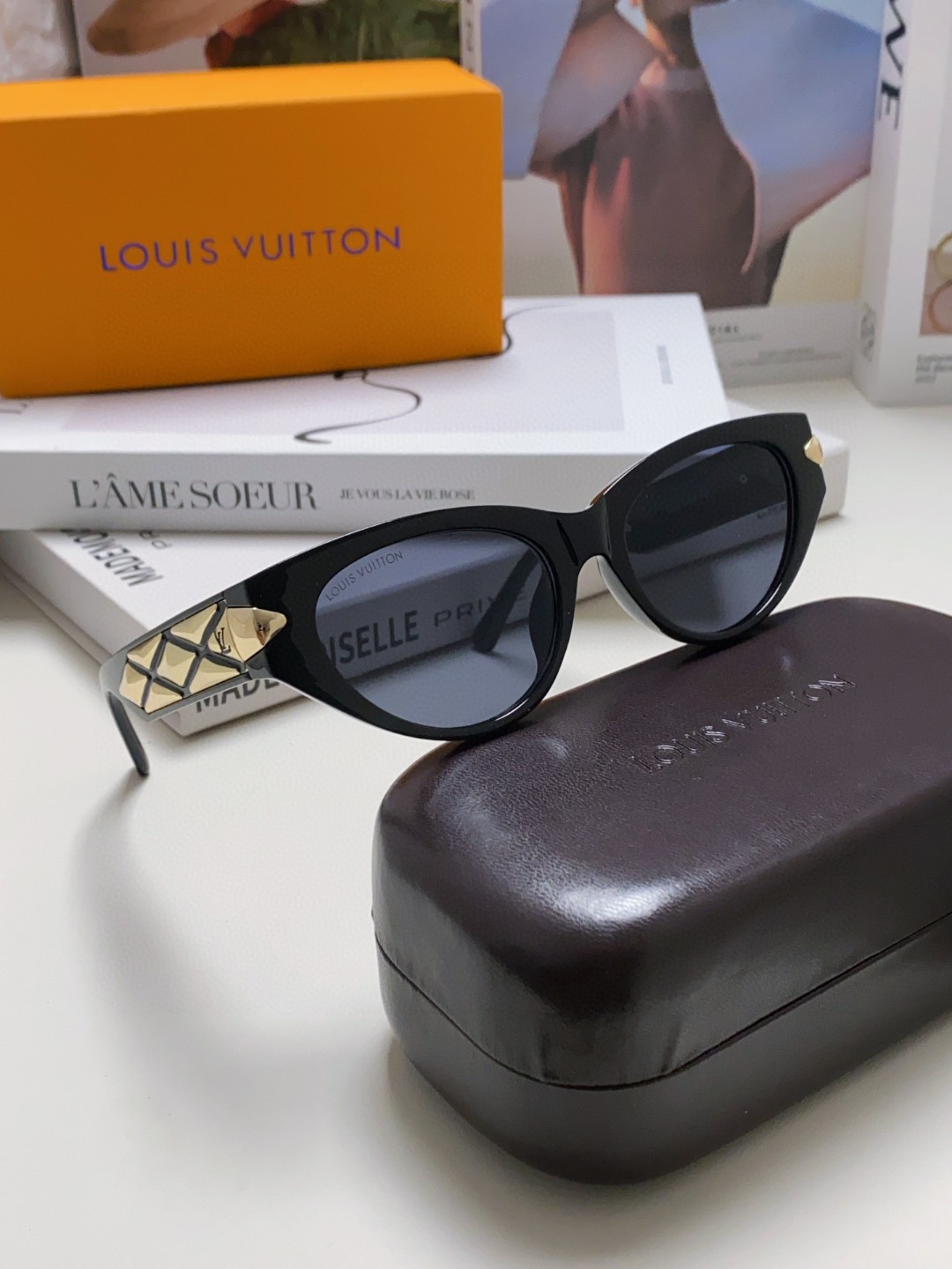  LV路易威登新款猫眼墨镜🕶️高级电镀镜腿，男 女款遮阳镜