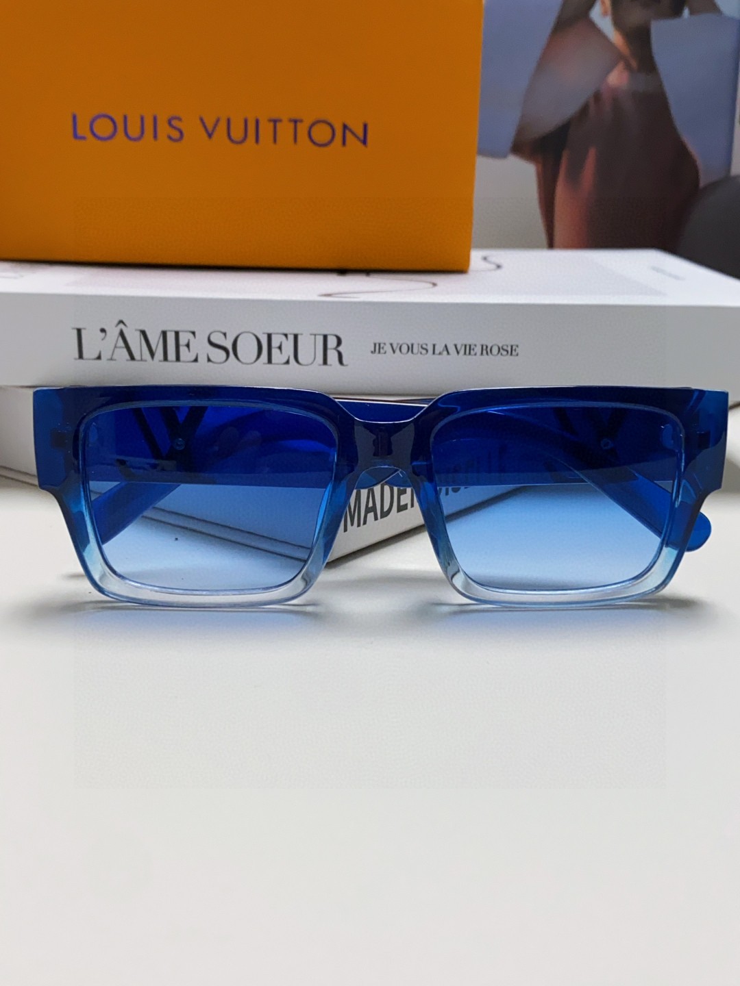  LV 路易威登 新款太阳眼镜复古个性前卫 墨镜模特款高质感板材高品质方框