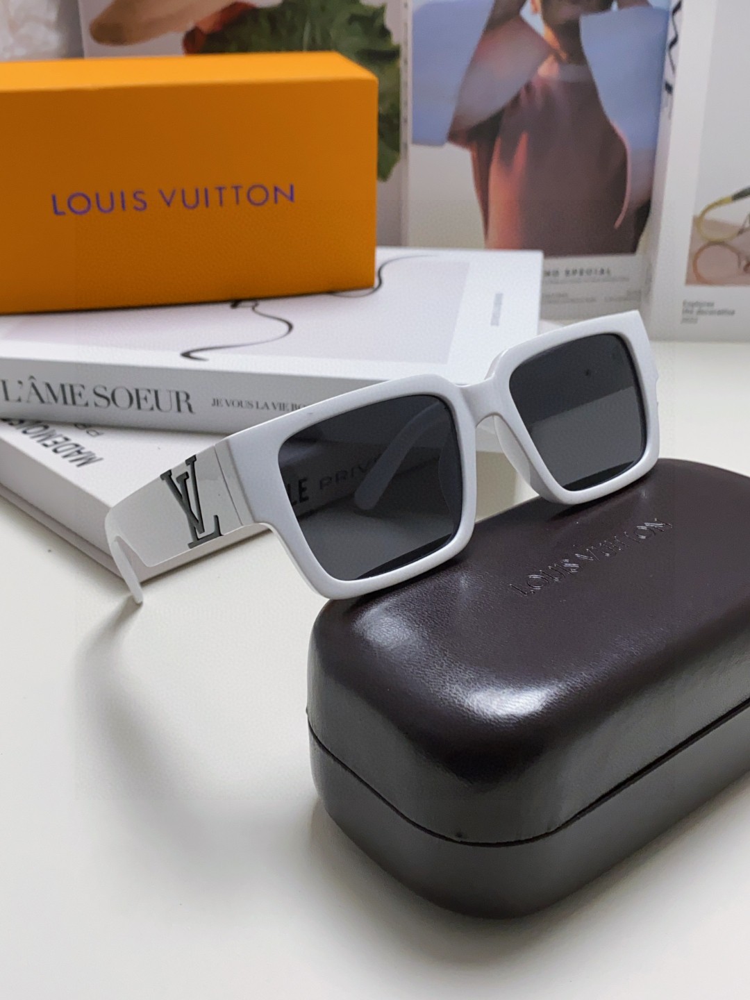 LV 路易威登 新款太阳眼镜复古个性前卫 墨镜模特款高质感板材高品质方框