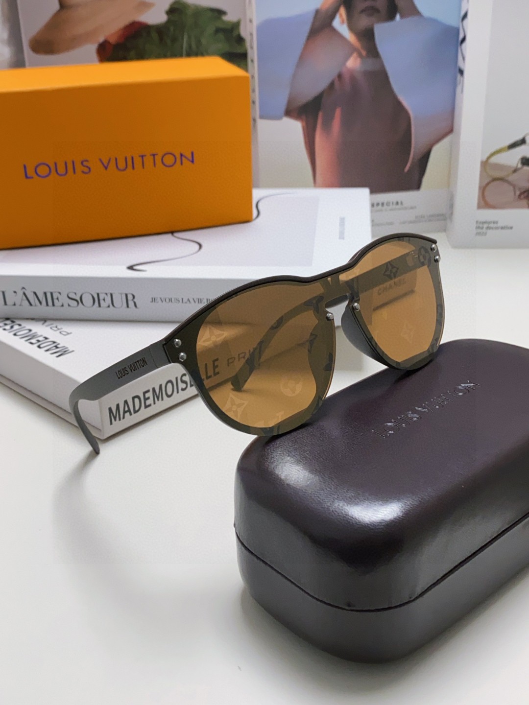  LOUIS VUITTON 圆框 细节满满 原版LV切边无框造型 华丽转身 拥有无限品位 图案设计  
