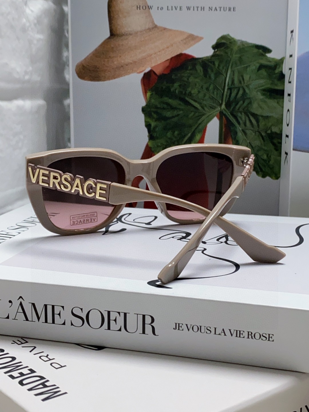   VERSACE 范思哲 👍 Size ：53口18-145
绝对要买😎真心美的让人非常非常心动  上