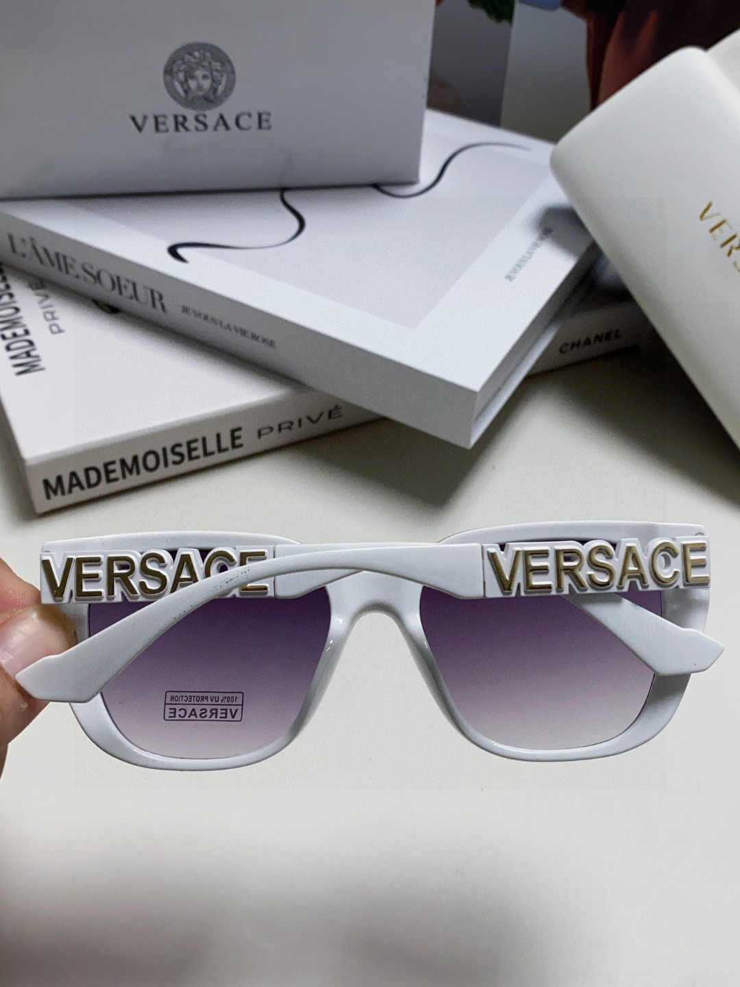   VERSACE 范思哲 👍 Size ：53口18-145
绝对要买😎真心美的让人非常非常心动  上