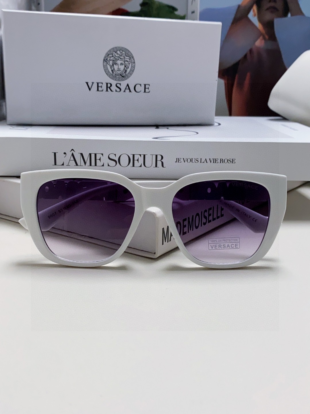  VERSACE 范思哲 👍 Size ：53口18-145
绝对要买😎真心美的让人非常非常心动  上