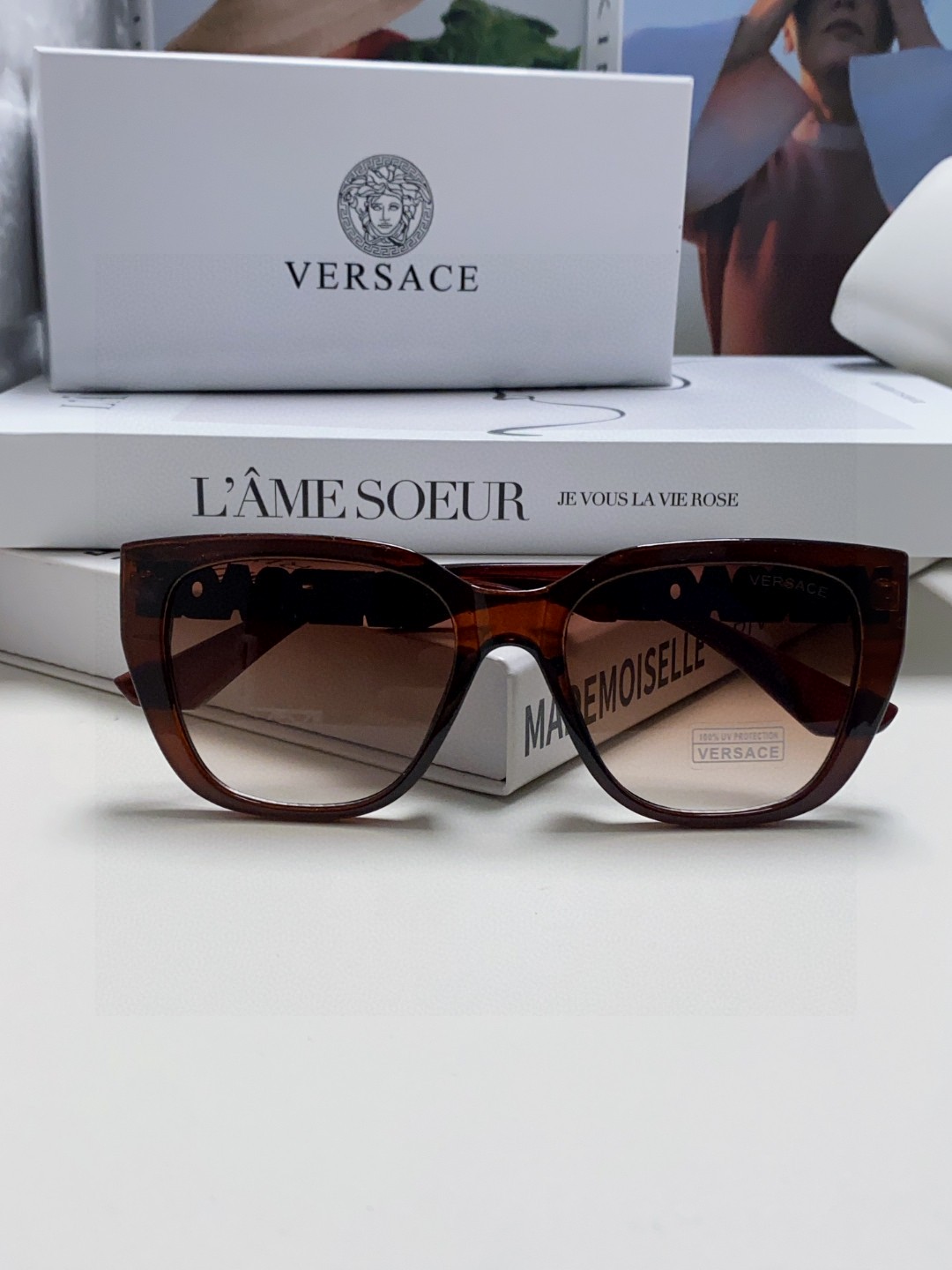   VERSACE 范思哲 👍 Size ：53口18-145
绝对要买😎真心美的让人非常非常心动  上