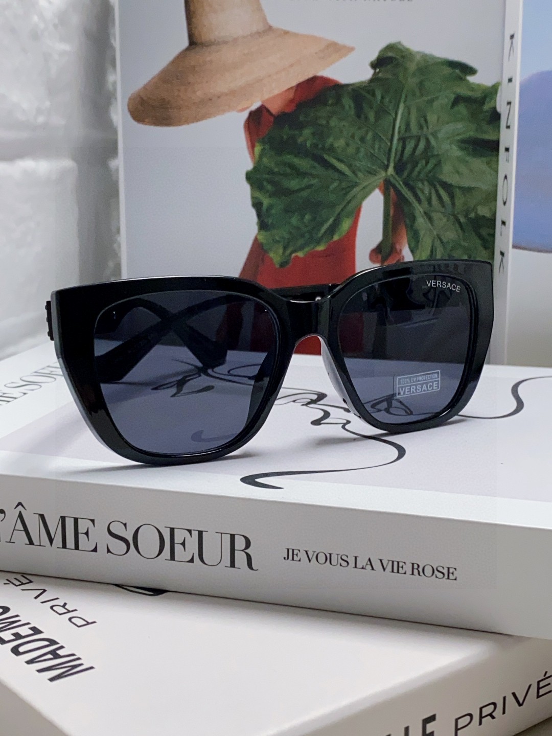   VERSACE 范思哲 👍 Size ：53口18-145
绝对要买😎真心美的让人非常非常心动  上