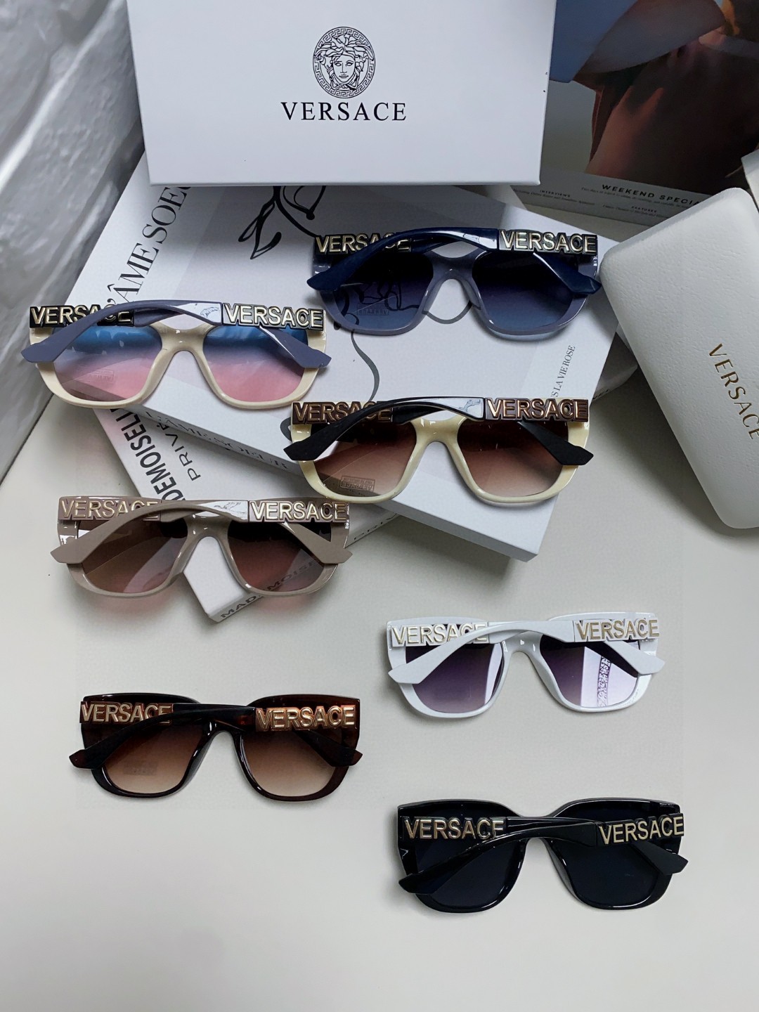   VERSACE 范思哲 👍 Size ：53口18-145
绝对要买😎真心美的让人非常非常心动  上