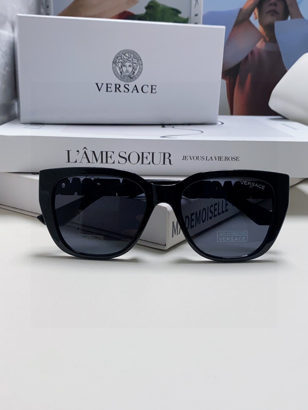   VERSACE 范思哲 👍 Size ：53口18-145
绝对要买😎真心美的让人非常非常心动  上