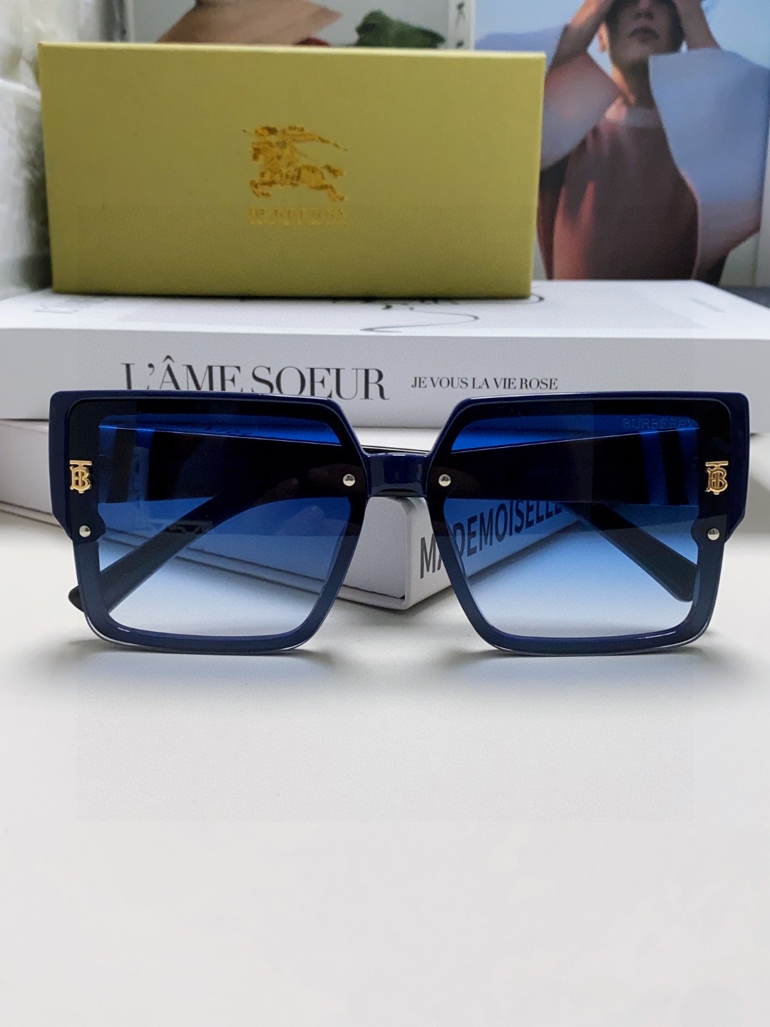  Burberry巴宝莉 2025新款墨镜女潮新款大脸显瘦大框太阳眼镜防紫外线眼镜女高级感ins 女士墨