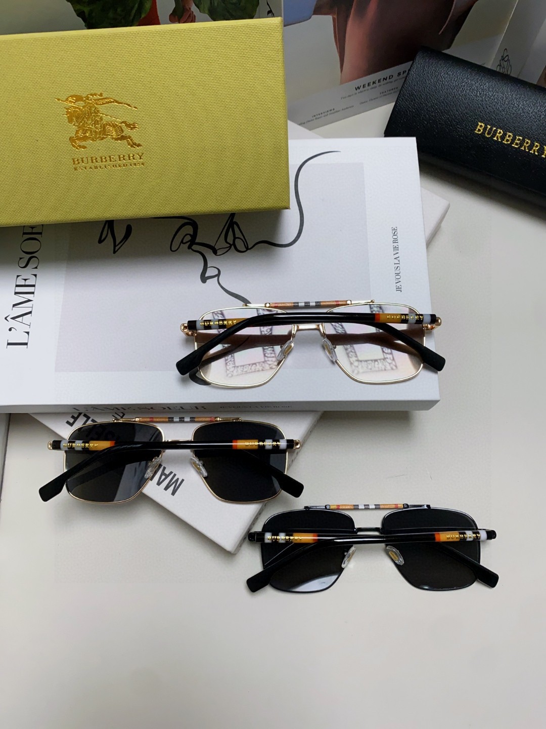  Burberry巴宝莉2025新款 眼镜高清抗疲劳光舒适天然新款框太阳男女通用 