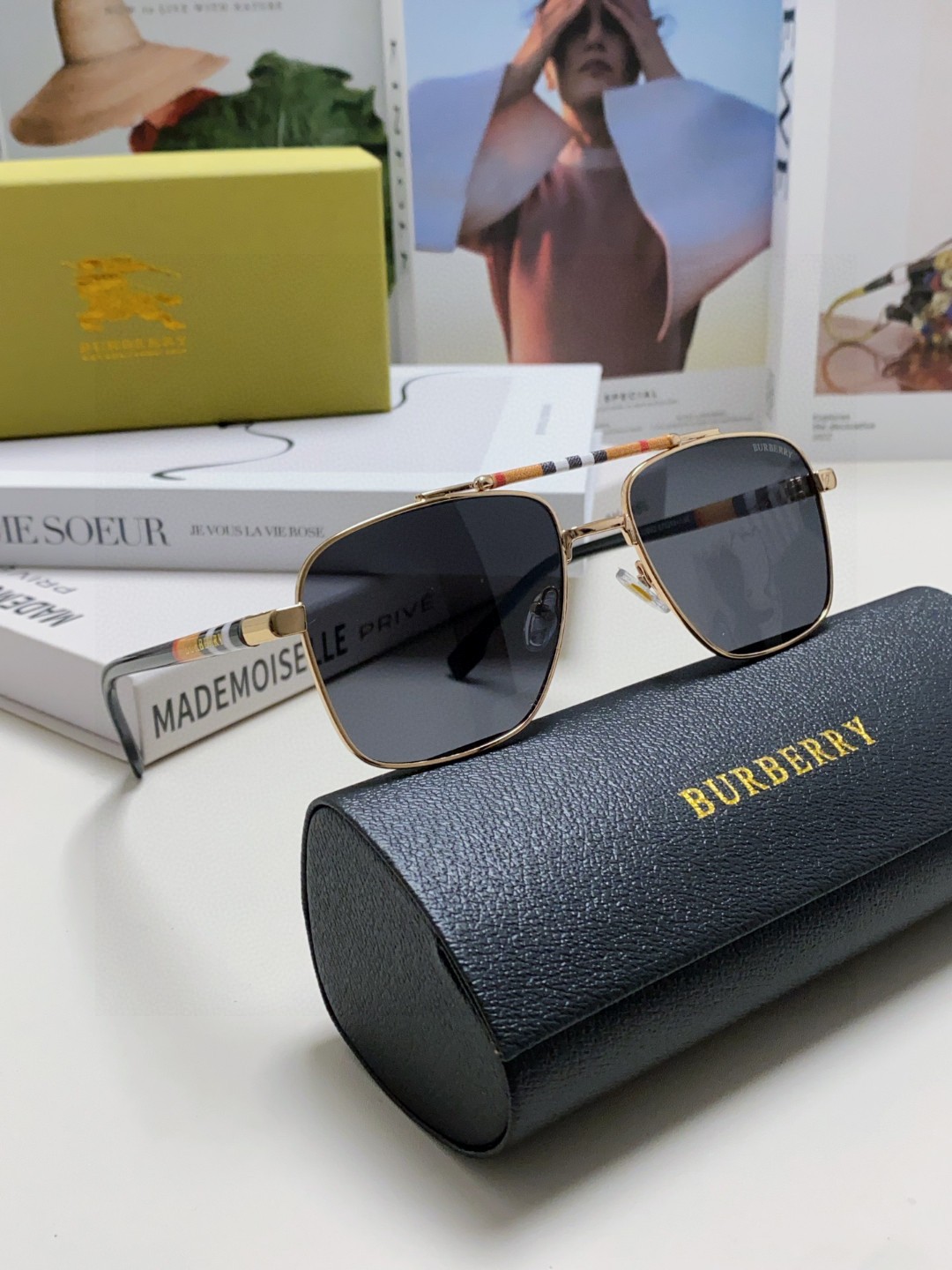  Burberry巴宝莉2025新款 眼镜高清抗疲劳光舒适天然新款框太阳男女通用 