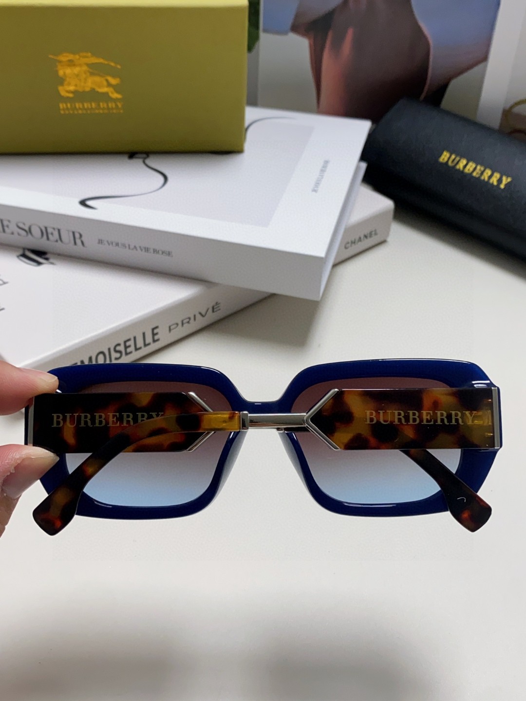 Burberry巴宝莉 2025新款扁框墨镜男款太阳镜潮流百搭遮阳神器防晒眼镜女士眼镜