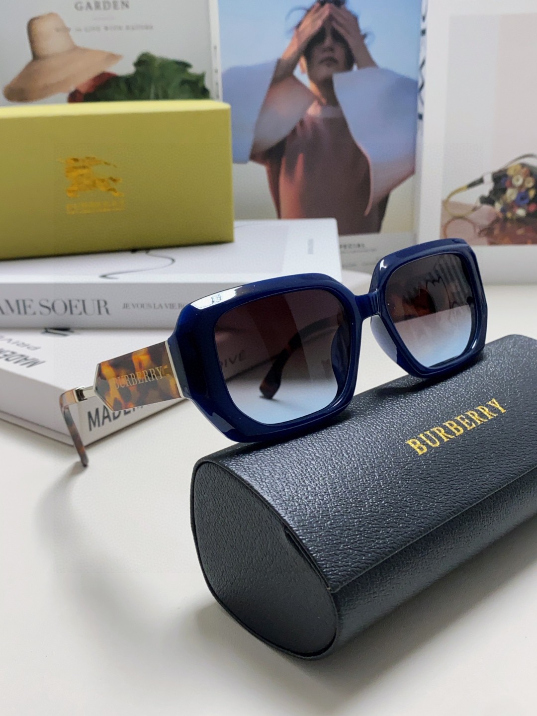  Burberry巴宝莉 2025新款扁框墨镜男款太阳镜潮流百搭遮阳神器防晒眼镜女士眼镜