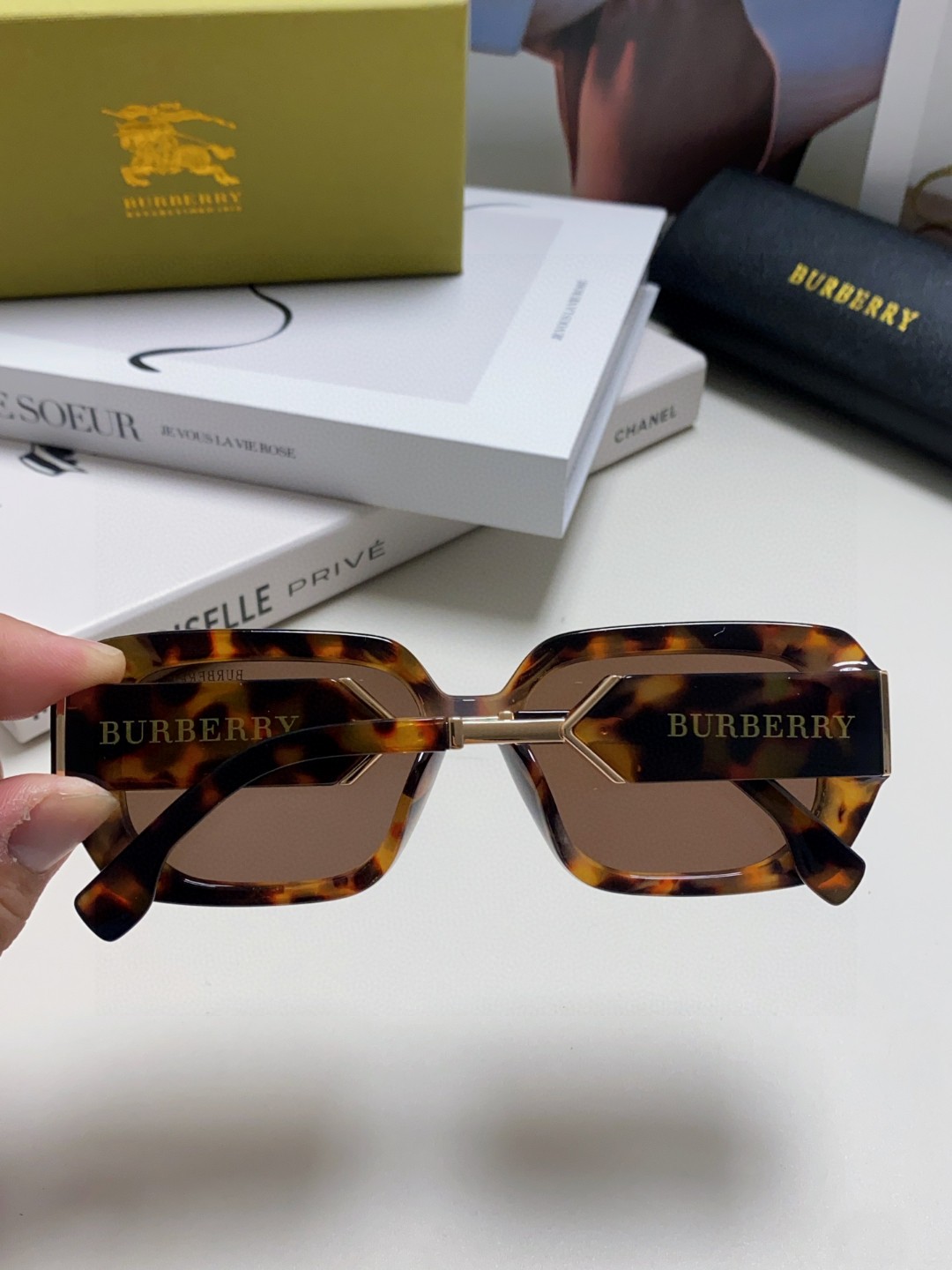  Burberry巴宝莉 2025新款扁框墨镜男款太阳镜潮流百搭遮阳神器防晒眼镜女士眼镜